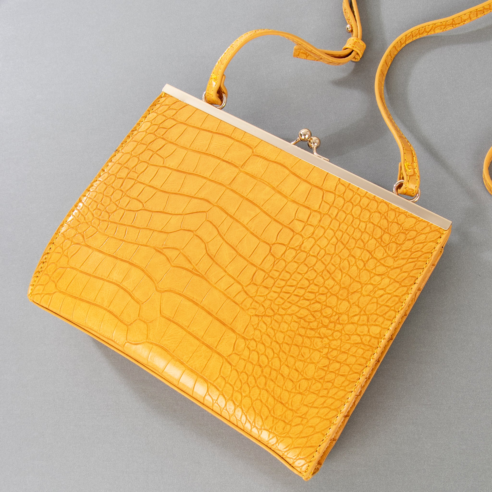 DEAUVILLE black crocodile skin handbag with twin handles – Vintage Carwen